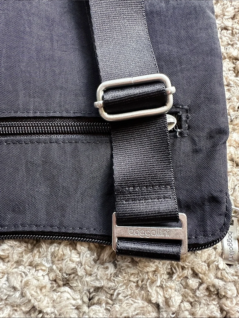 Baggallini Black Lightweight Crossbody Messenger Bag